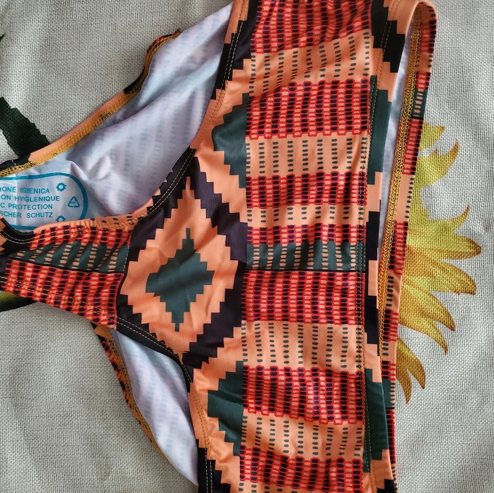 Bathing suit NEW - Picture 2 of 3